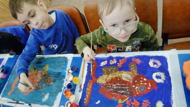 В деревне Старые Ерыклы каждое воскресенье в МФЦ Дуслык проходят творческие занятия для детей