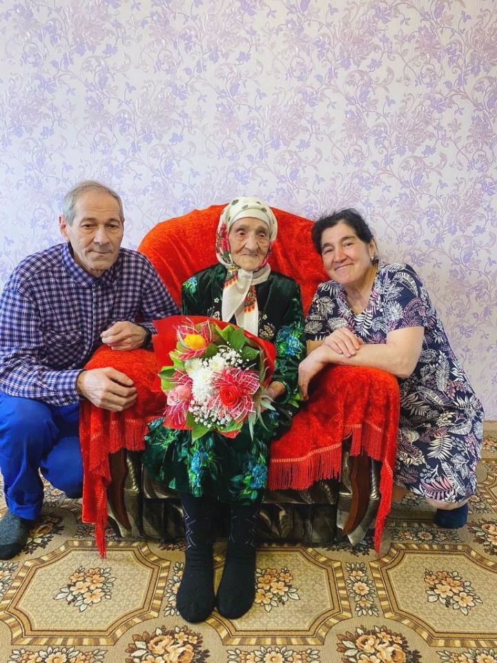 9 апреля исполнилось 95 лет Мунире Шарафетдиновне Файзуллиной, проживающей в деревне Новые Сарайлы