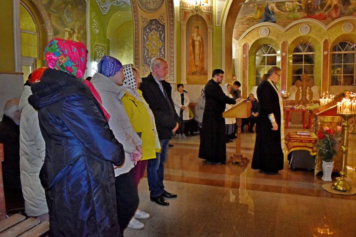 Кенәз авылындагы Изге Николай Чудотворец чиркәвендә Пасха бәйрәме көнне тәре йөреше узды