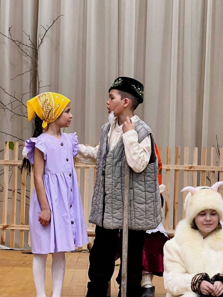 В Староабдуловском сельском поселение прошла премьера спектакля «Коза и баран» детского театрального коллектива «Хыял»