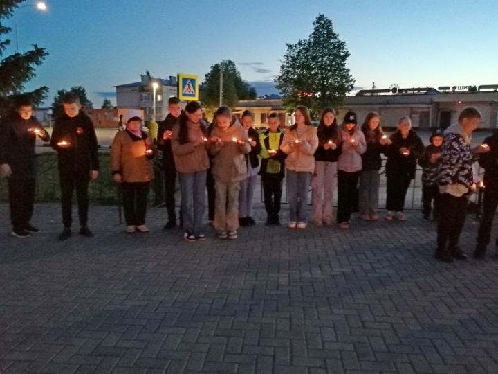 Жители Князевского сельского поселения зажгли свечи памяти у памятника «Никто не забыт, ничто не забыто»