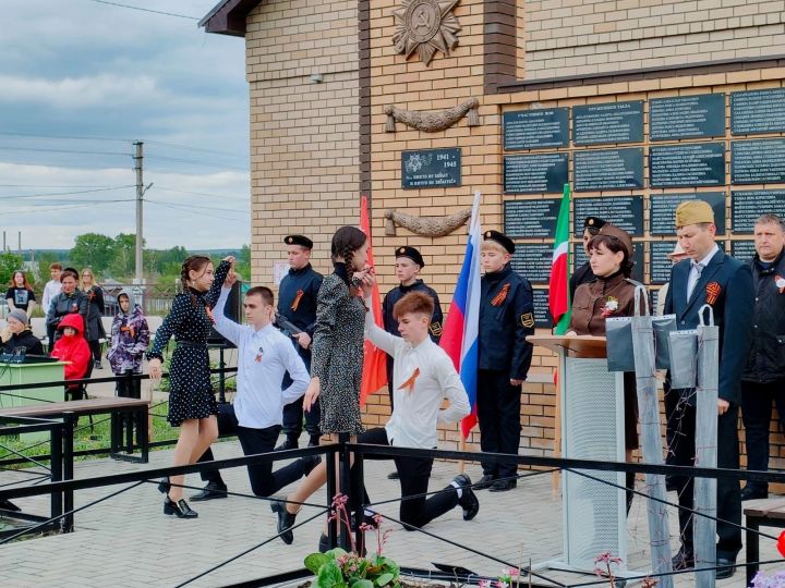 В Круглопольском сельском поселении, у мемориала ветеранам ВОВ, состоялся торжественный митинг