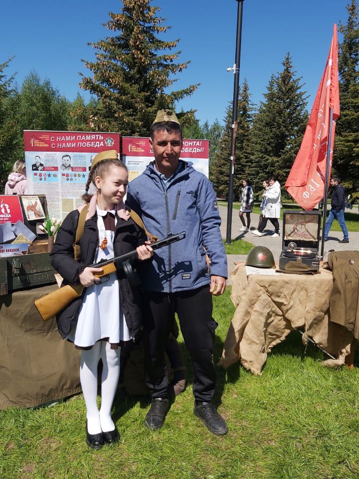 Сотрудники музея боевой славы «Гиндукуш»  подготовили гостям и жителям района выставку «С нами память! С нами Победа!»