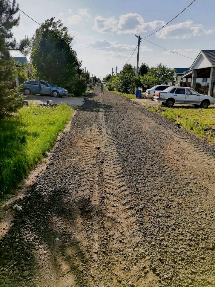В деревне Старые Ерыклы идут ремонтные работы дорожного покрытия
