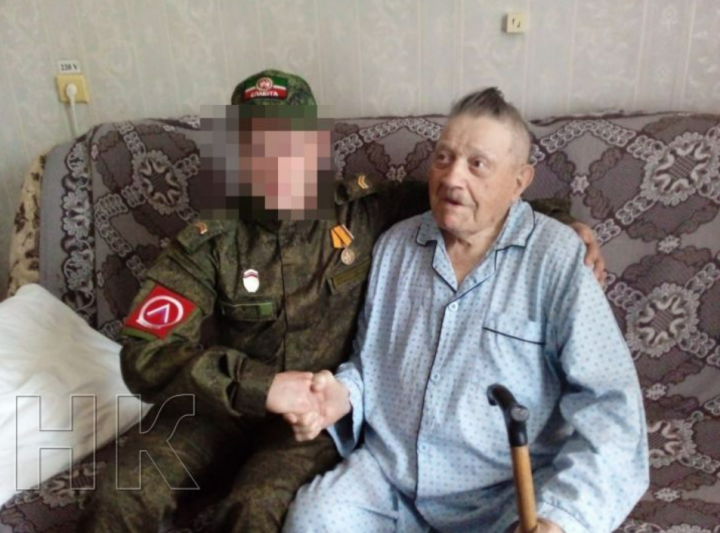 В Татарстане боец навестил в больнице ветерана, от которого получал письма в зоне СВО