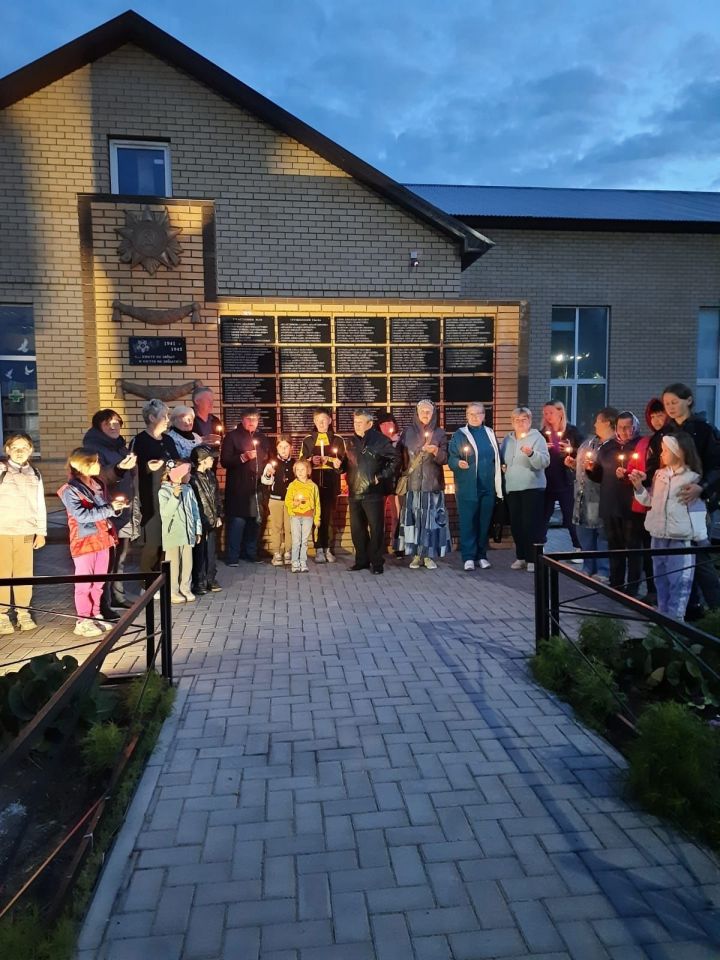 Круглопольская сельская библиотека провела Всероссийскую акцию «Свеча памяти»