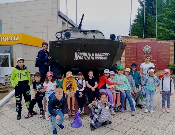 Дети из села Шильнебаш начали летние каникулы с посещения музея боевой славы «Гиндукуш»