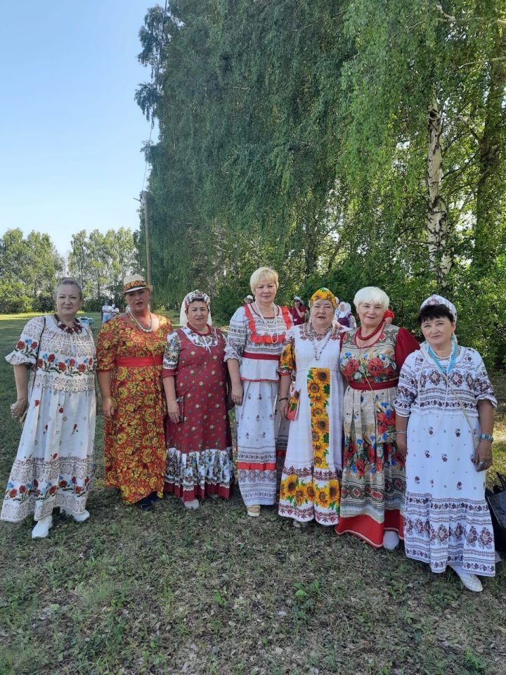 Круглопольский вокальный ансамбль «Родные напевы» принял участие на Сабантуе в селе Мелекес