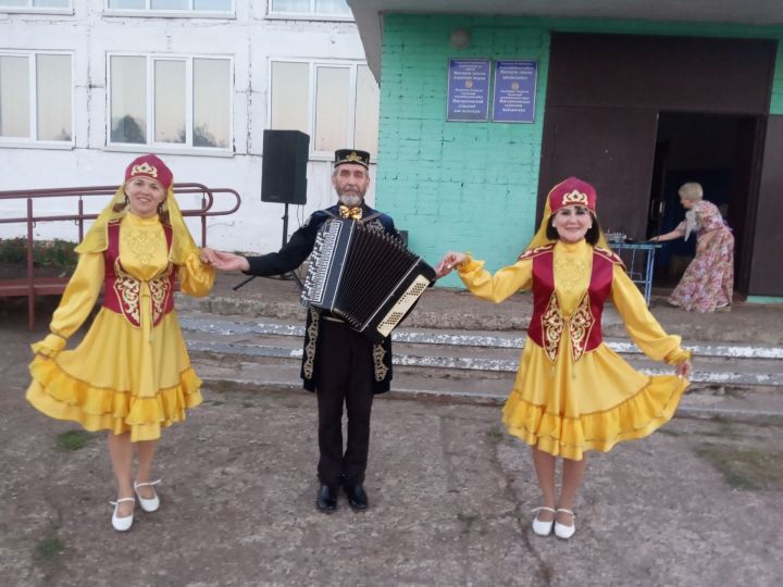 На территории Иштеряковского СДК прошёл концерт ансамбля «Мирас» города Нижнекамск