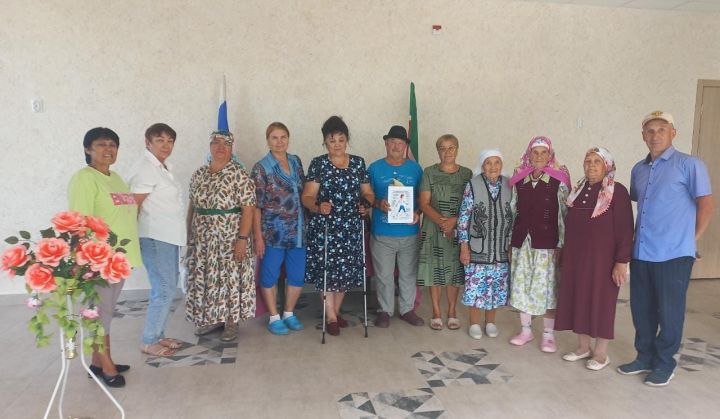 В Доме культуры села Яна-Буляк прошло занятие в рамках реализации проекта «Активное долголетие» с приглашением граждан пожилого возраста