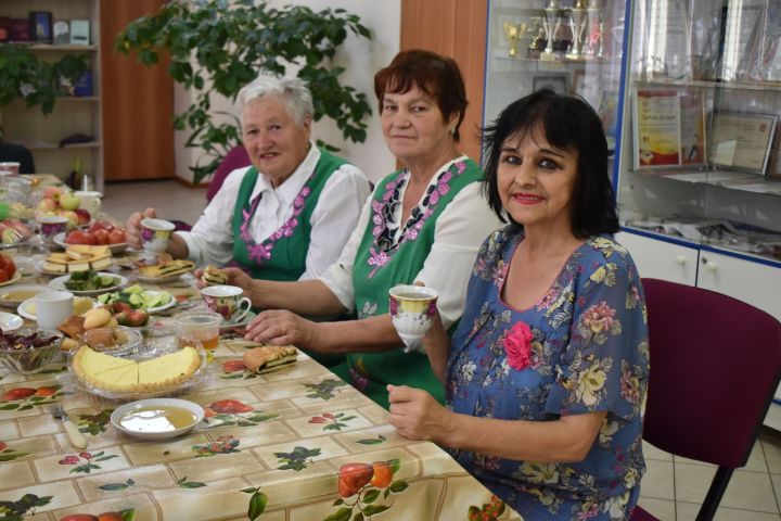 В Князевском доме культуры прошел веселый, шумный и вкусный праздник - Медовый Спас