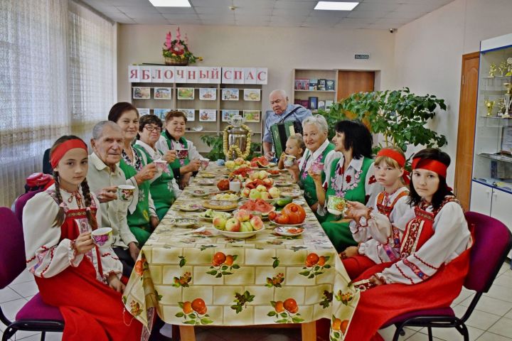 В Князевском доме культуры провели праздник Яблочный Спас
