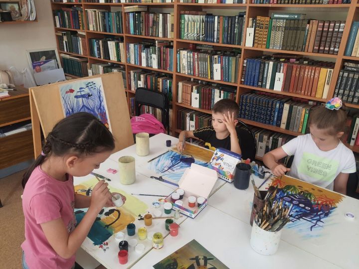 Библиоостров «Юные открыватели» провели творческий семинар «читай и рисуй»