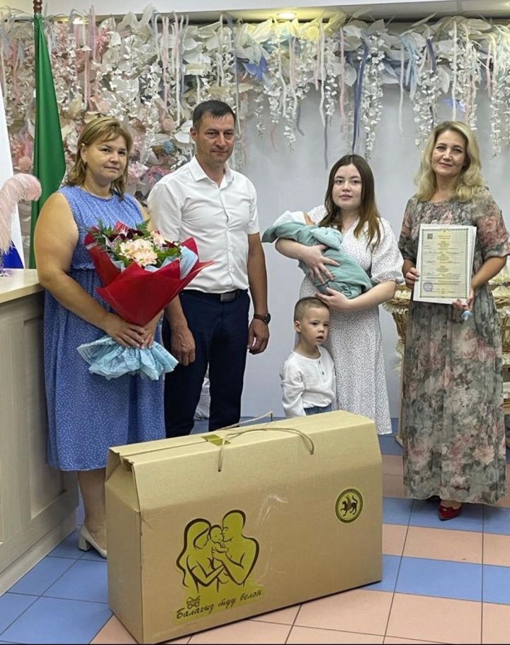 Ильнар и Аделя Хабировы стали счастливыми родителями во второй раз