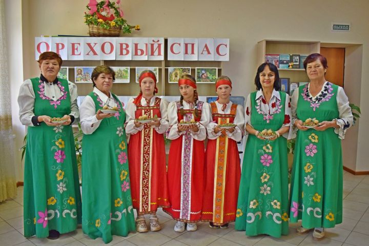 В Князевском сельском доме культуры провели замечательный веселый праздник Ореховый Спас