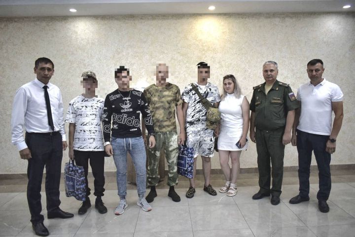 Руководство района встретилось с военнослужащими из Тукаевского района, прибывшими из зоны специальной военной операции в краткосрочный отпуск