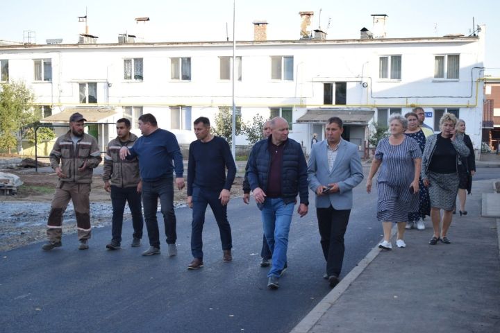 Глава района Фаил Камаев провел выездное совещание по программе «Наш двор»