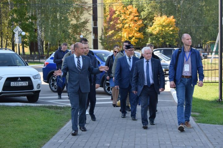 Прошла встреча предпринимателей Тукаевского района и предпринимателей города Омск, которое состоялось в посёлке Новый в формате круглого стола