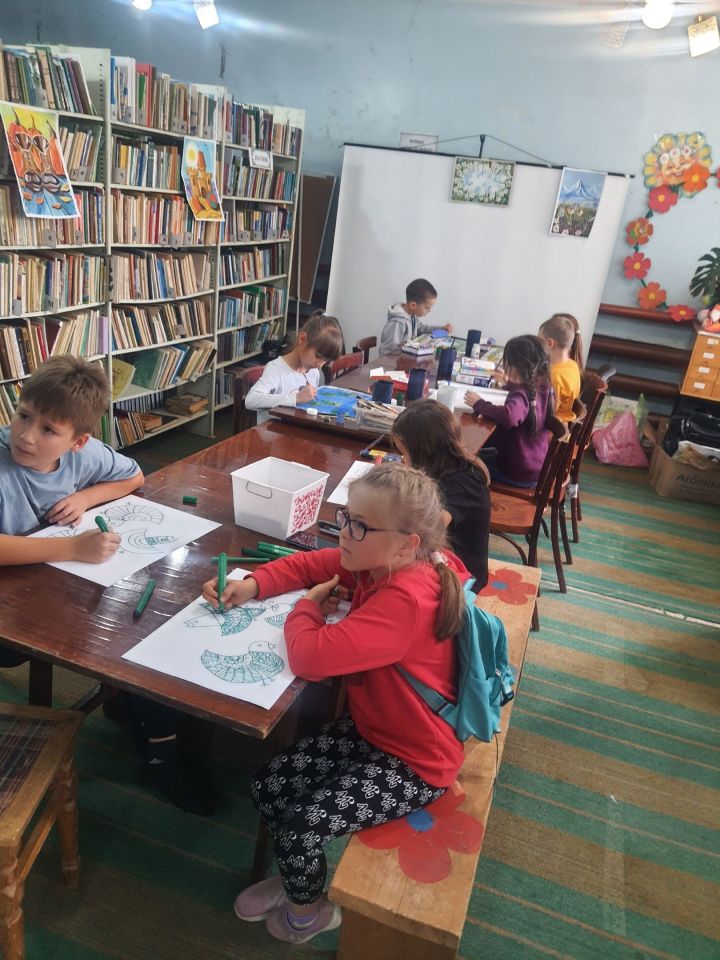 Калмашской библиотеке прошёл творческий семинар «Читай@Рисуй»