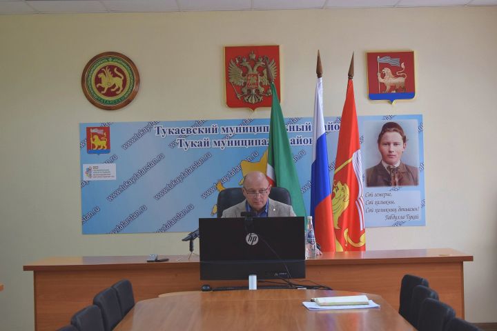 Глава района Фаил Камаев провел совещание по подготовке к Декаде пожилых