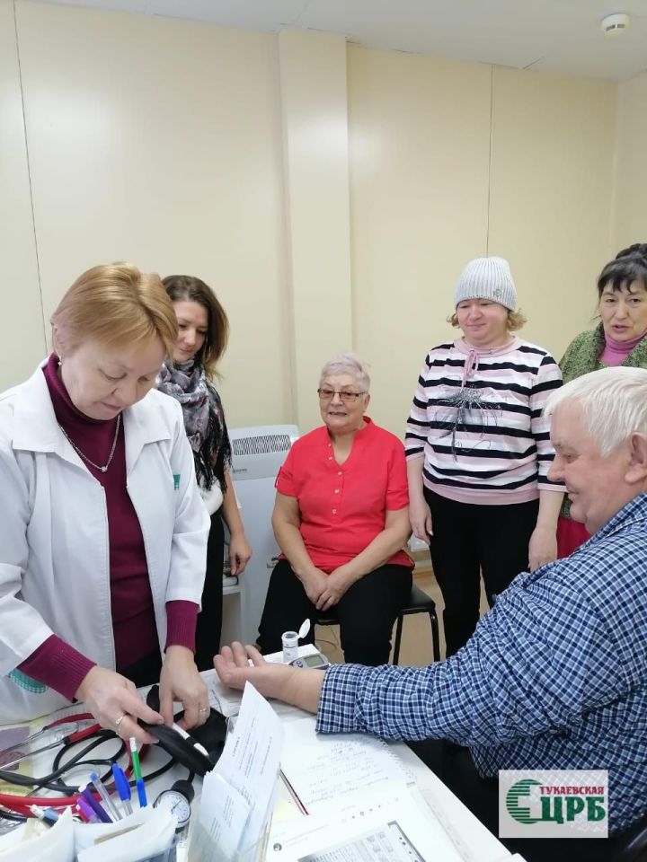 Фельдшер Новотроицкого ФАПа провела занятия по сахарному диабету