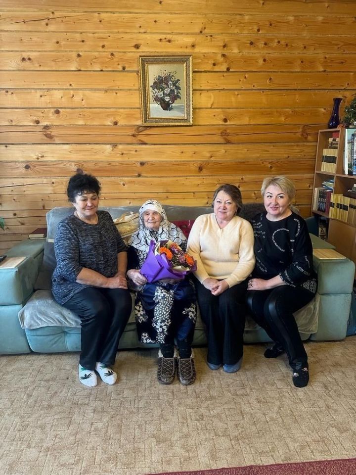 Жительнице нашего района Исмагиловой Саиме Шамиловне исполнилось 90 лет