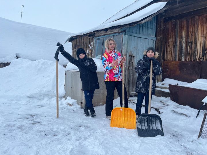 Жители Тукаевского района объединились для борьбы с снежными непогодами