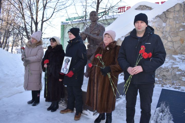 Урок мужества: почесть память героя Чеченской войны