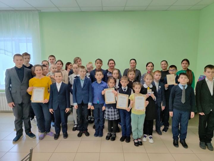 В Тукаевском районе, в школах, в рамках проекта “Семейная суббота”, прошли выставки-конкурс “Моя семья – моё богатство”