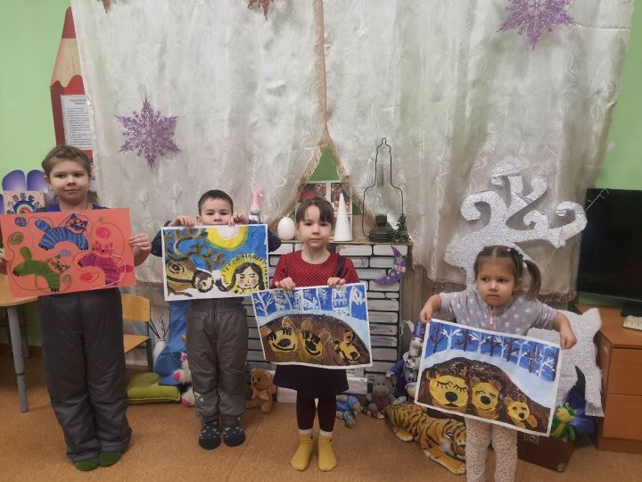 Творческие работы детей в библиотеке поселка совхоза «Татарстан»: зимние сказки и искренние эмоции