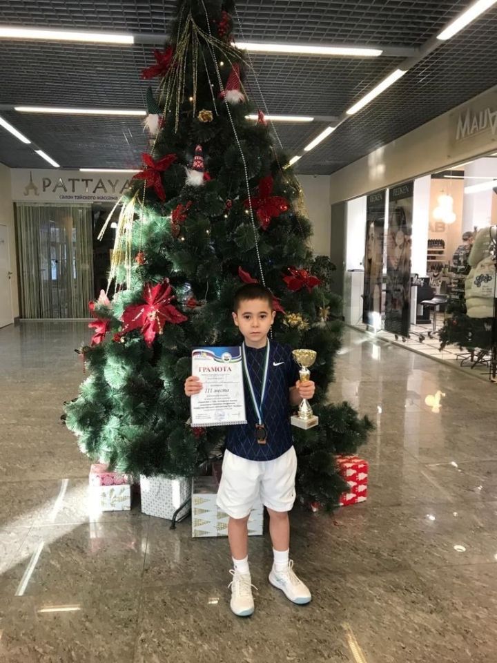 Ученик 3а класса Асанов Амир завоевал победу на чемпионате по теннису в городе Уфа