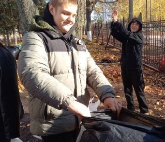 В Тукаевском районе в школе Круглое Поле прошёл традиционный субботник