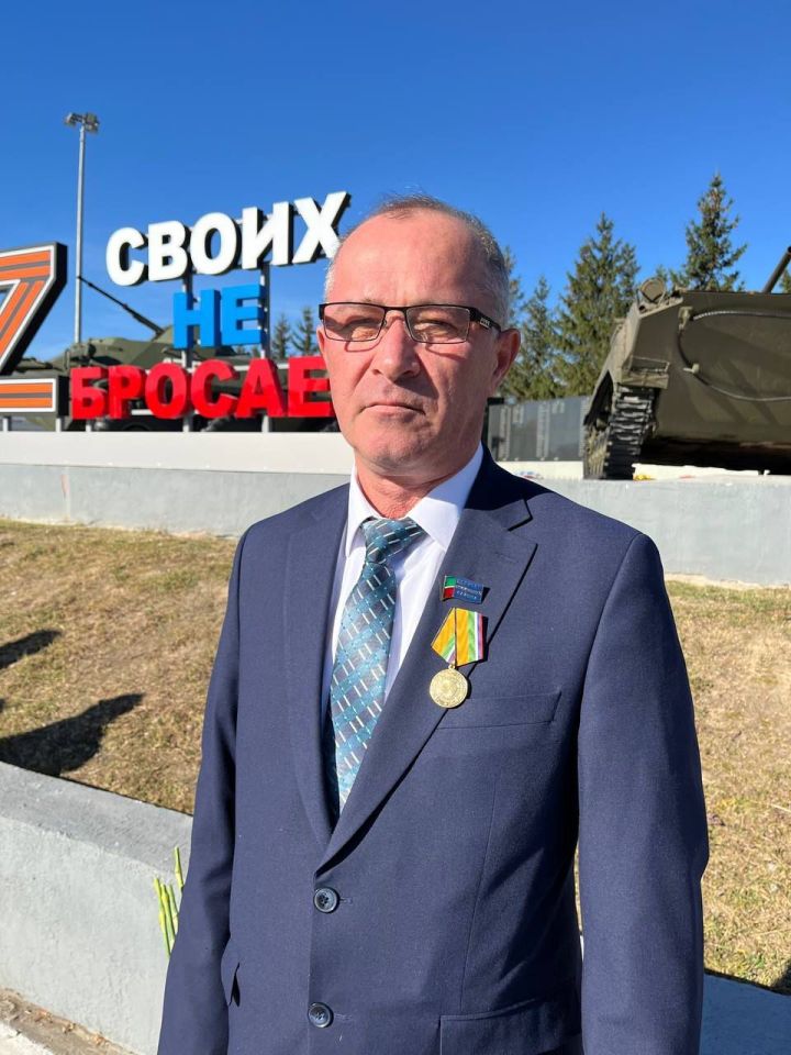 Бизнесмены Тукаевского района передали автомобили и антидроновые ружья армии