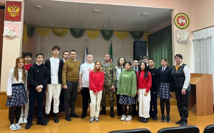 В Тукаевском районе прошла важная встреча с бойцом специальной военной операции