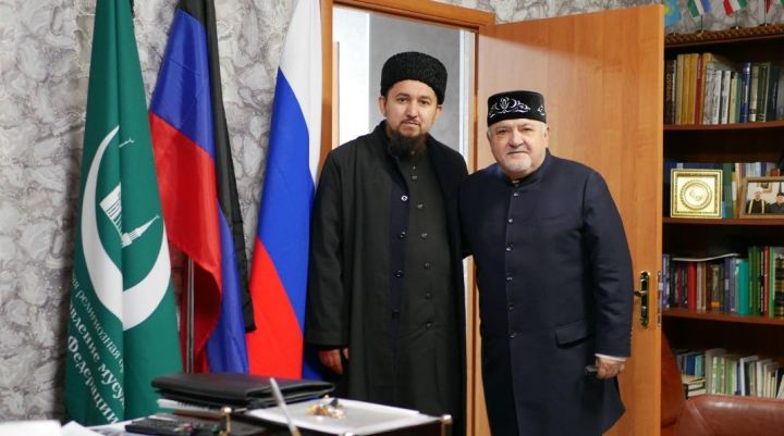 Визит делегации ДУМ РТ в Донбасс: поддержка и гуманитарная помощь