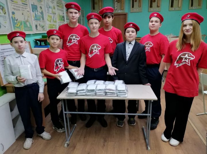 Юнармейцы Малошильнинской школы собрали «армейский сухой душ» для бойцов СВО