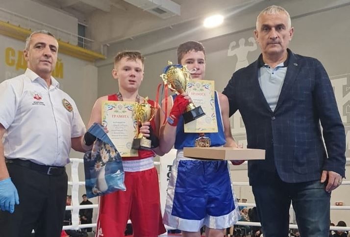 Макар Иванов стал чемпионом первенства города Набережные Челны по боксу