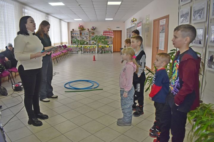 Квест на свежем воздухе: специалисты Центра социального обслуживания «Шафкать» организовали зимнее развлечение для детей в Тукаевском районе
