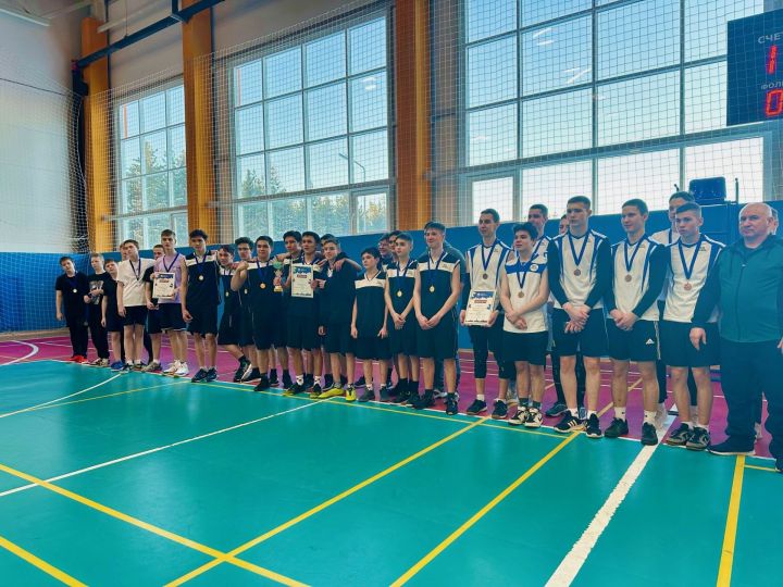 Школьная Волейбольная Лига - 2024: Муниципальный этап завершен, юные спортсмены готовы защищать честь района