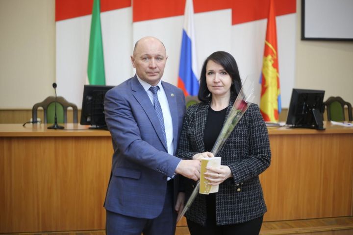 Главе района Фаилю Камаеву вручили «Благодарность» за поддержку ветеранов и контртеррористических операций