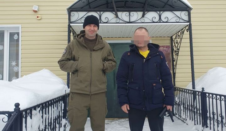 Встреча главы Князевского сельского поселения Ильназа Мунировича Вилданова с участником военной операции: обсуждение военных будней и веры в Победу