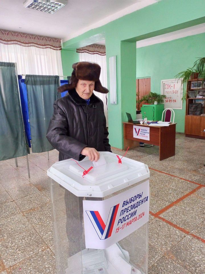 98-летний фронтовик Шаукат Ахметназипов проголосовал на выборах Президента РФ