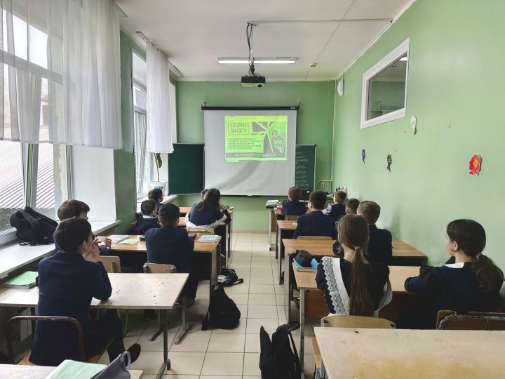 В Малошильнинской школе прошел классный час о дне единых действий памяти