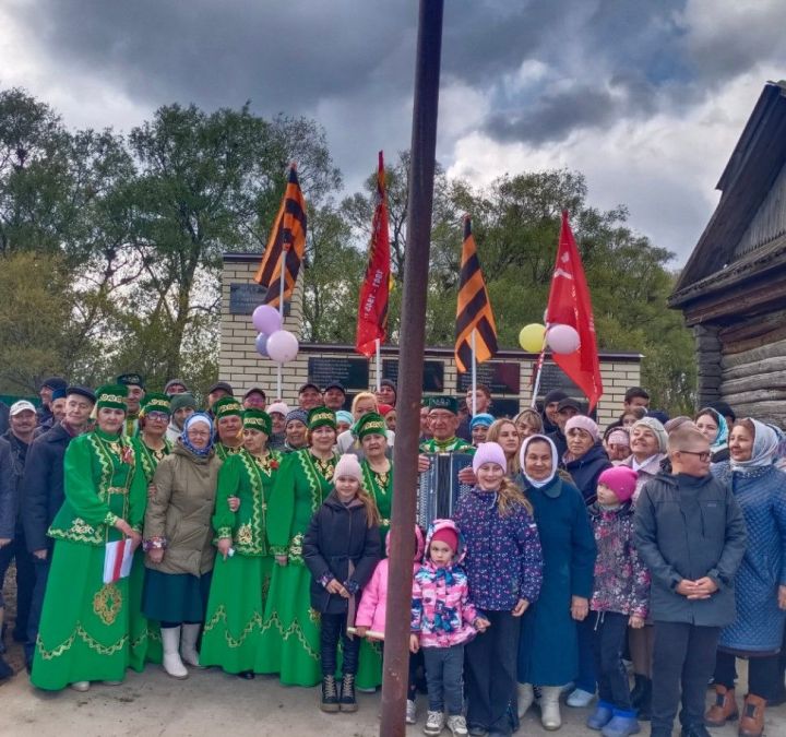 9 мая: В деревне Торнаташ Тукаевского района открыт новый памятник воинам-землякам, участникам Великой Отечественной войны