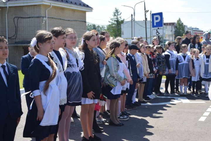 Тукаевский район: прозвенел «Последний звонок» во всех школах