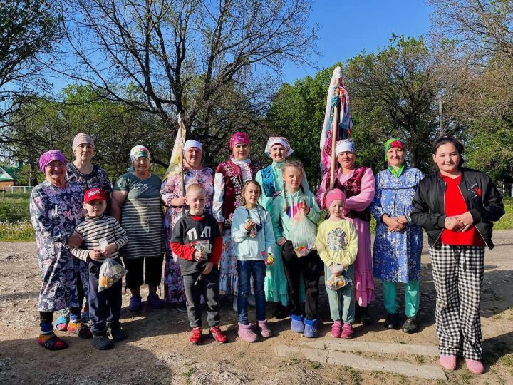 Обряд сбора подарков в Тукаевском районе в преддверии праздника Сабантуй