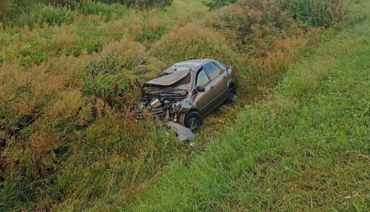 Авария на трассе: водитель Лада Гранта получил серьезные травмы