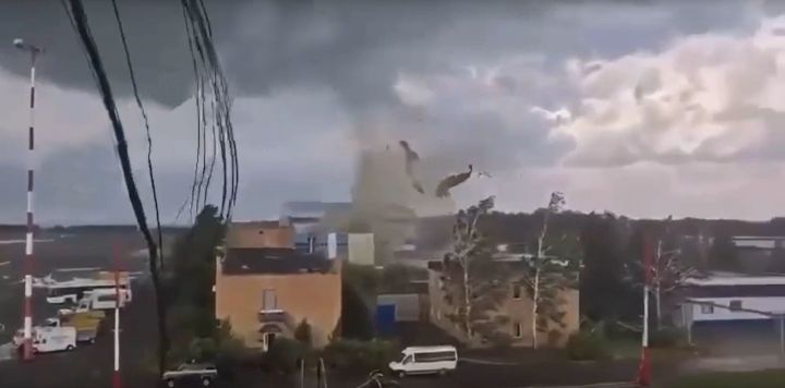 Смерч в Тукаевском районе: аэродром и СНТ пострадали от стихии