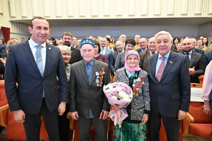 Без аларга мең рәхмәтле