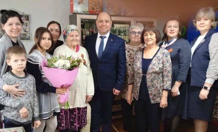 В Шильнебашском сельском поселении вручили юбилейные медали